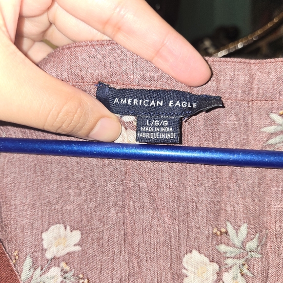 American Eagle red / burgundy floral sleeveless top size large - Picture 4 of 5